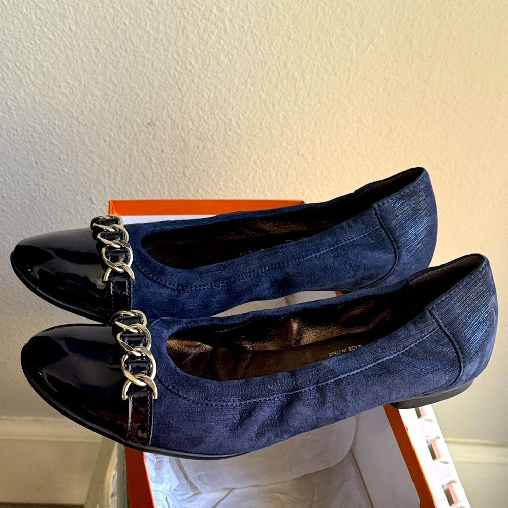 AGL Navy Blue Silver Chain Detail Cap Toe Ballet Flats Size 8.5/39.5 Italian